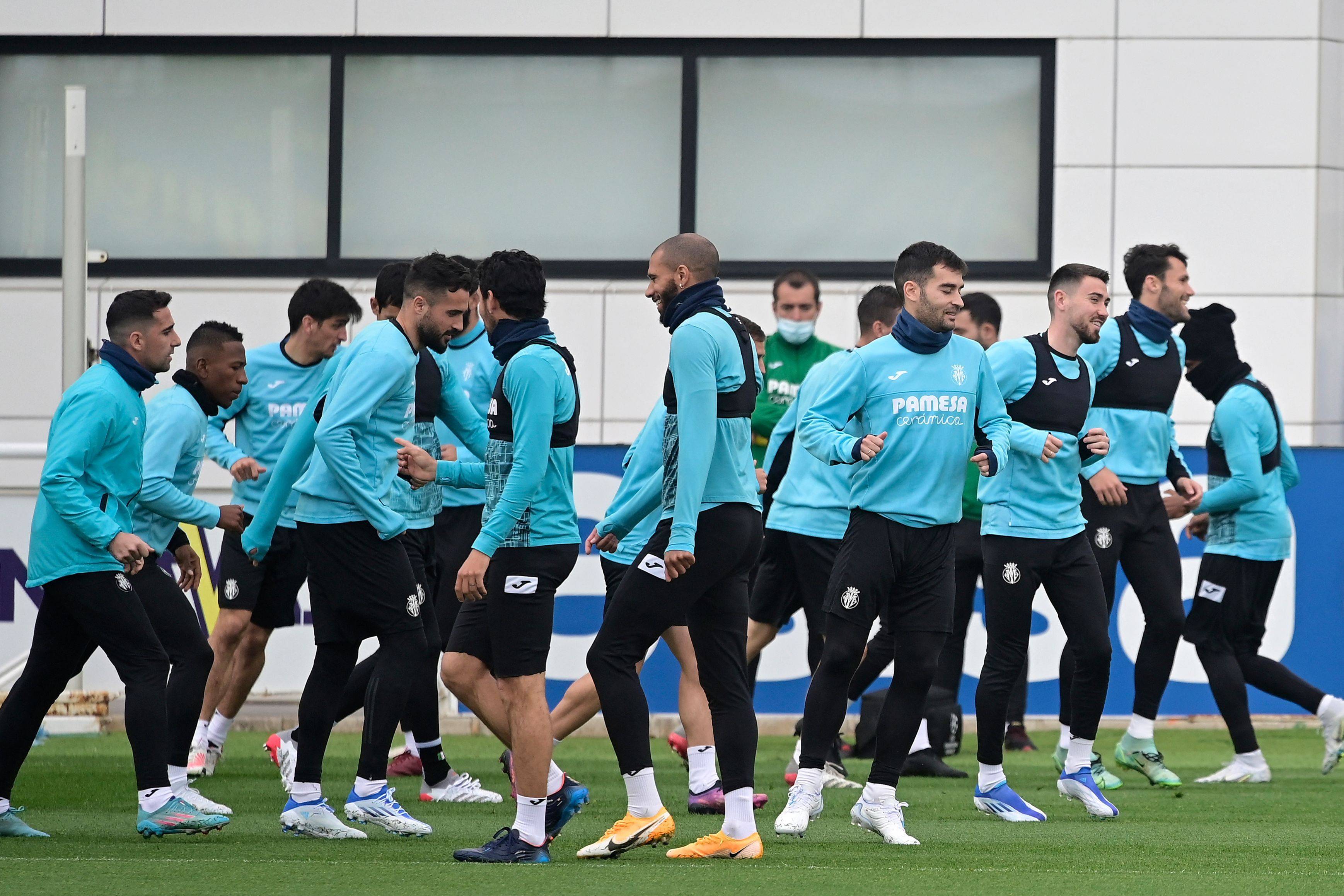 国际比赛日体能课后，比利亚雷亚尔造点机会备战德甲，压力陡增，医务组通报恢复(关于西班牙人与比利亚雷比赛比分预测)