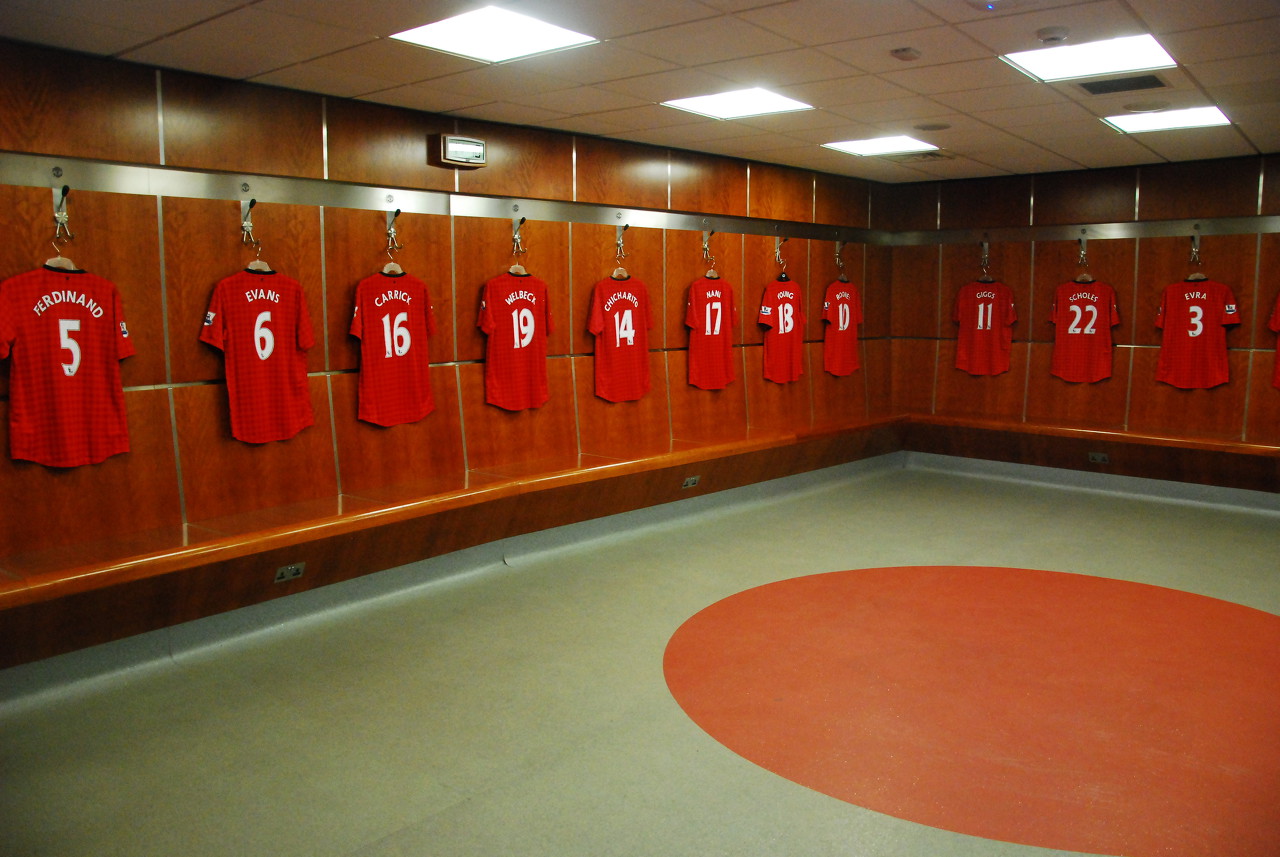 里程碑夜!法兰克福完成体检;英超今晚刷纪录;目标明确;更衣室氛围转暖(法兰克福6点) 里程碑夜!法兰克福完成体检;英超今晚刷纪录;目标明确;更衣室氛围转暖(法兰克福6点)