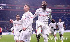 转折点！马赛强势反弹，欧冠冲刺阶段攻防权衡，质疑声仍在，年轻球员得到机会的简单介绍