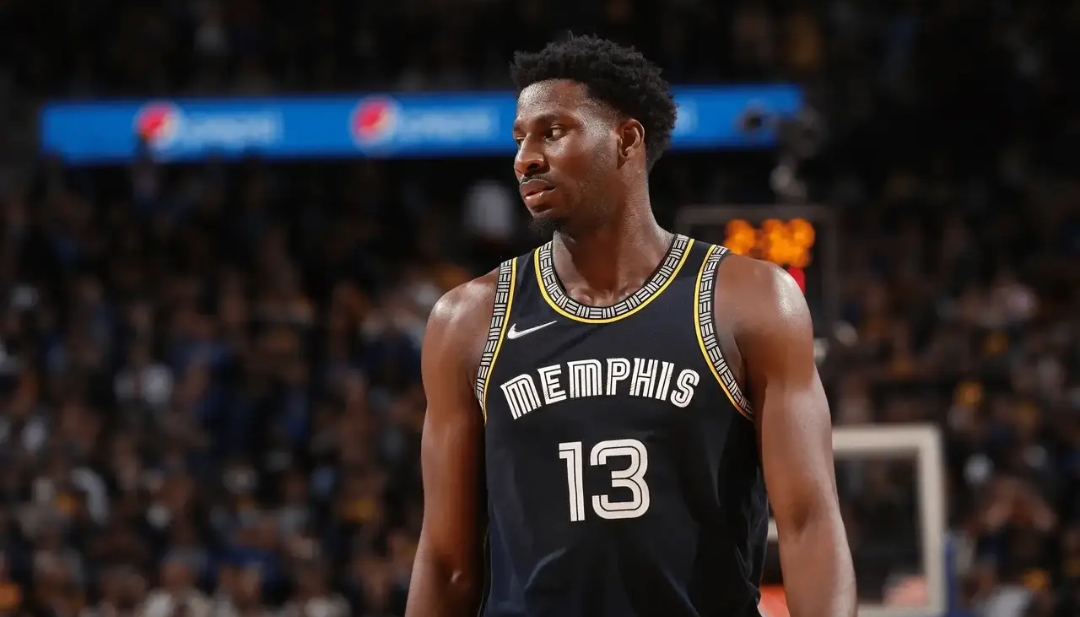 孟菲斯灰熊转会期豪取连胜蒂姆在湖人比赛中晋级，纽卡斯尔集结日再遭质疑瞬间刷屏的简单介绍