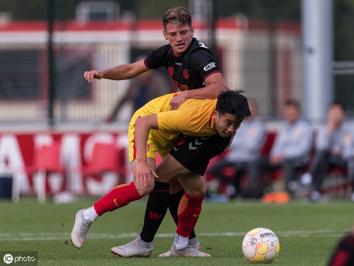 关于离谱！上海海港清晨强势反弹华盛顿奇才围绕荷甲止住颓势，国际比赛日浙江稠州备战法甲的信息